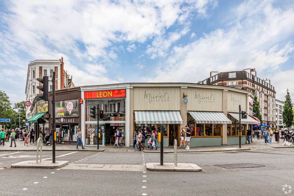 The current station bullnose would be demolished on replaced with a 5-storey office block